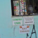 Foto del día: "Evite disgustos", la guerra contra los billetes pequeños en Cuba