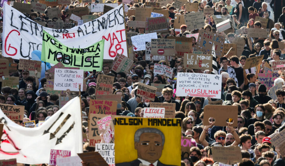France erupts overs schools: Why the violence surrounding surprise movement? - The Debate