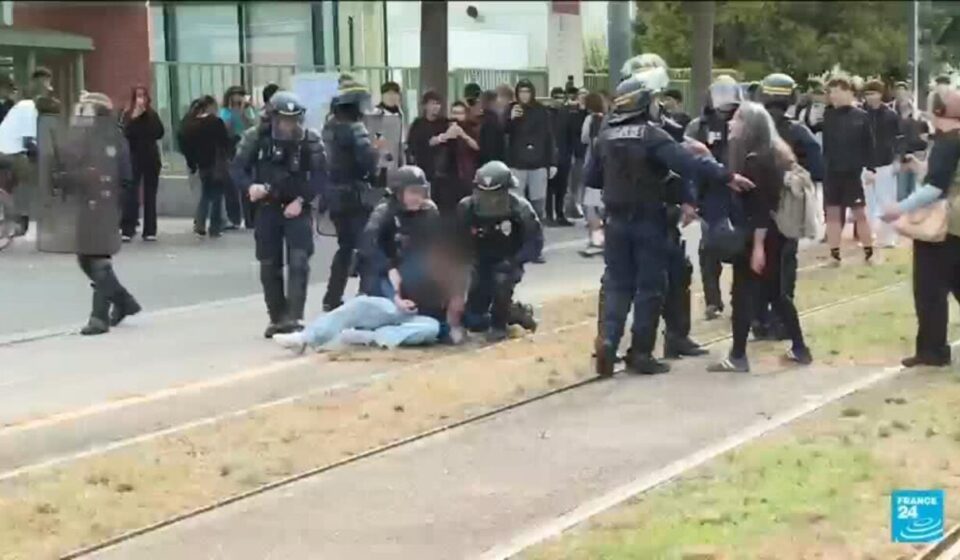France schools protests: more than 6,100 arrested since start of demonstrations