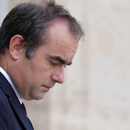 French PM to present belt-tightening 2027 budget, including frozen wages and new taxes