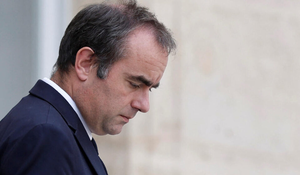 French PM to present belt-tightening 2027 budget, including frozen wages and new taxes