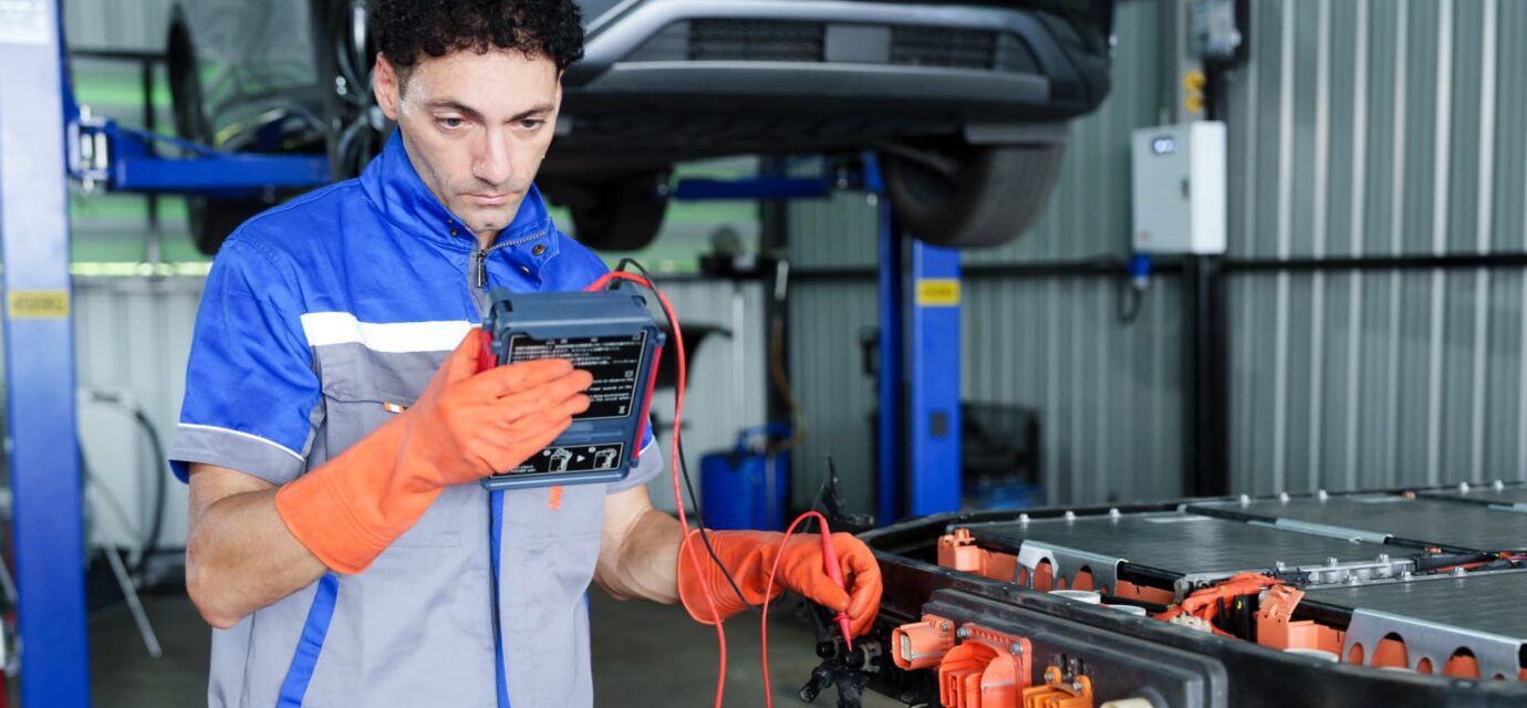 High-tech vehicles are costing mechanics and customers more