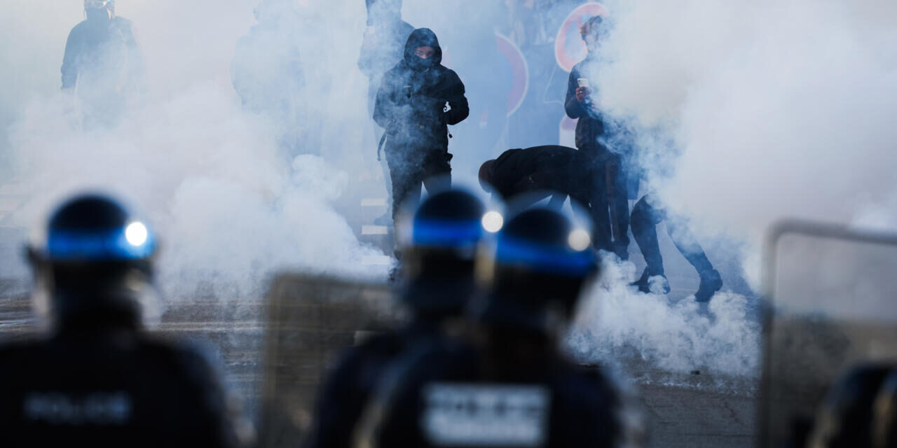 Hundreds of schools to shut Monday as France braces for more student protests