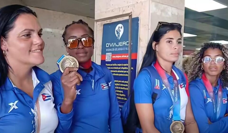 Juegos Centroamericanos: Las medallistas de hockey sobre césped reciben 154 dólares de "estímulo"