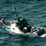 La Guardia Costera de EE UU repatría a cuatro pescadores y dos balseros