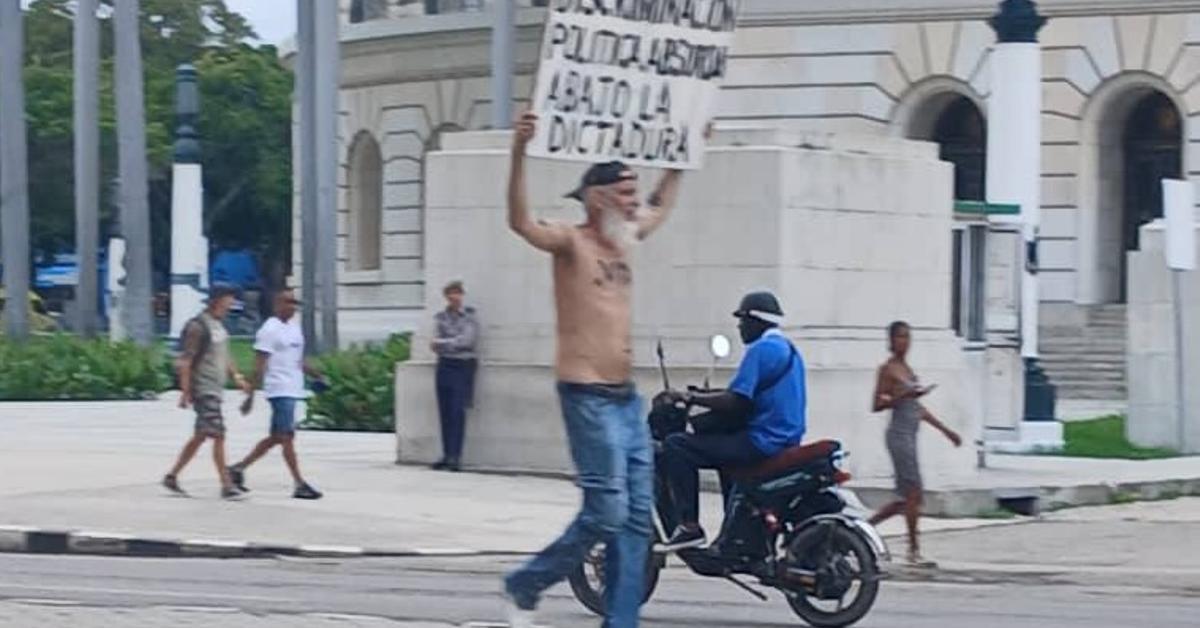 La Habana: A Villa Marista, el hombre de la pancarta en el Capitolio