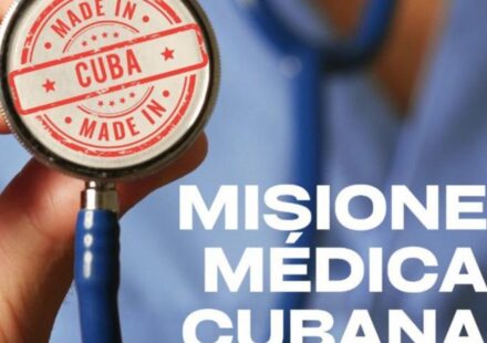 Las condiciones laborales de los médicos cubanos en Calabria, a debate en un webinar