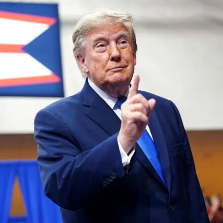 Latino voters swing toward Democrats ahead of midterms, poll finds