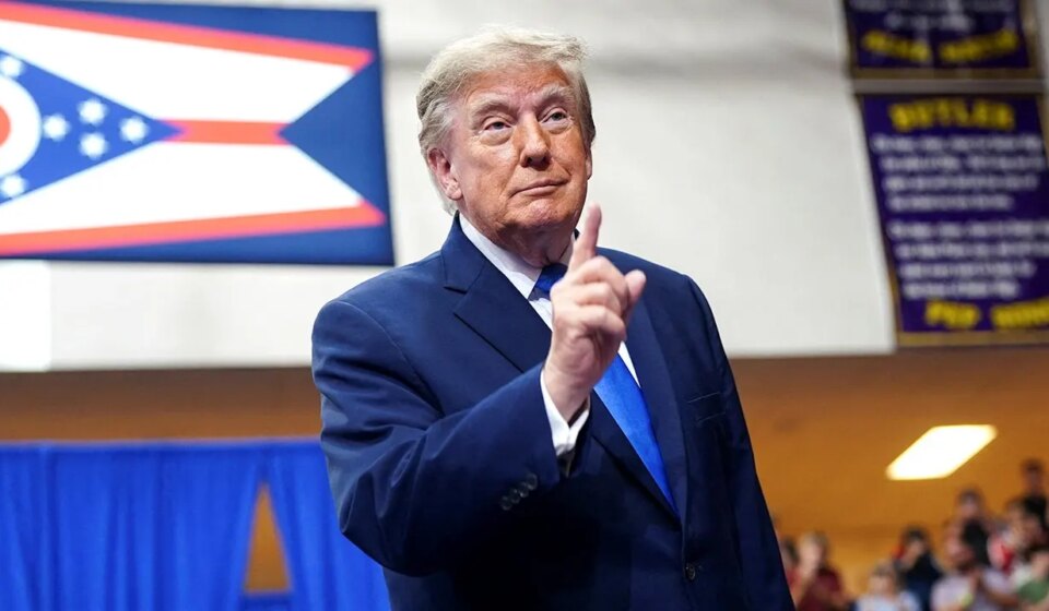 Latino voters swing toward Democrats ahead of midterms, poll finds