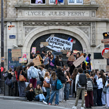 Live: Up to 500 schools to shut in France as student protests continue