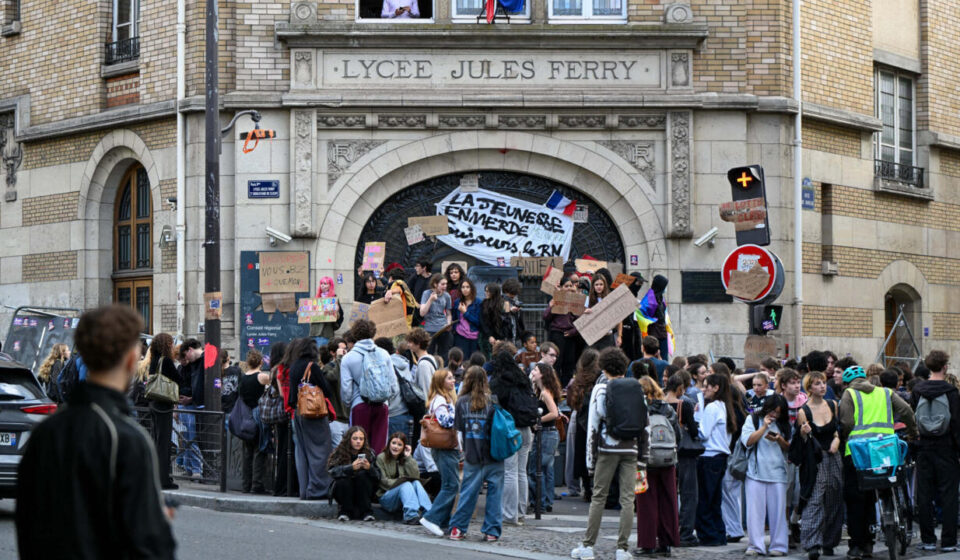 Live: Up to 500 schools to shut in France as student protests continue