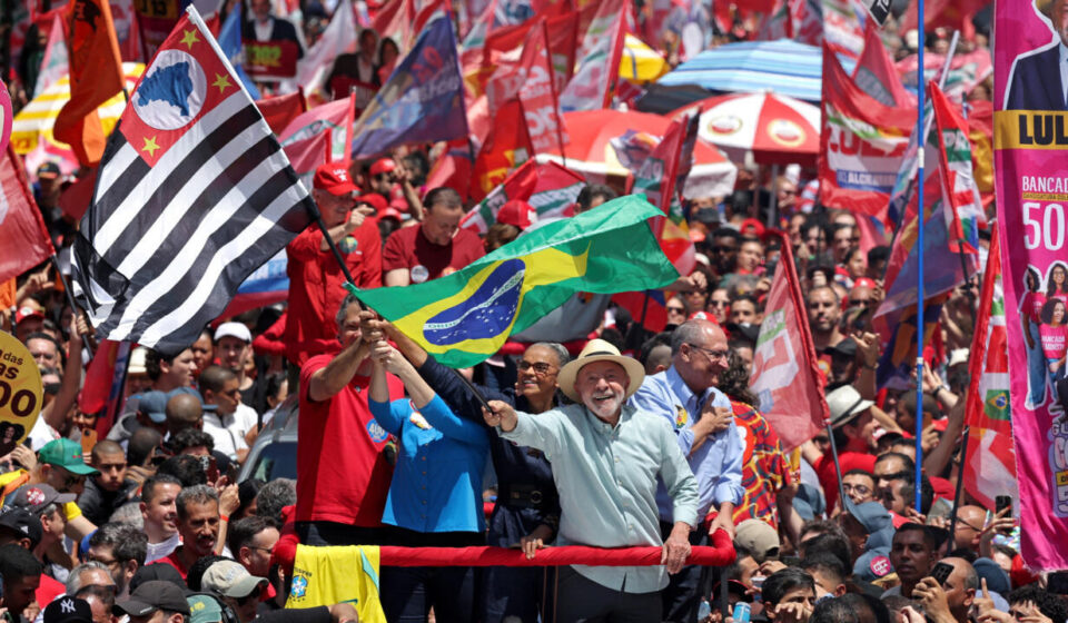 Lula and Bolsonaro make final push for votes ahead of Brazil's knife-edge election