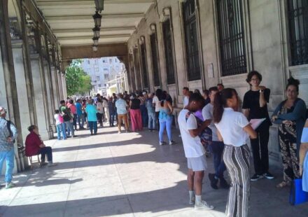 Migración: Llegan a España una media de 34.000 cubanos al año