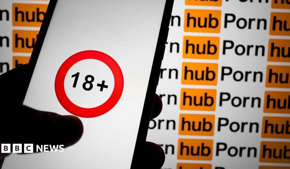 Pornhub returns to Australia but only for adults with Apple devices
