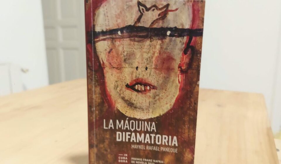 Presentación de la novela 'La máquina difamatoria' en Madrid