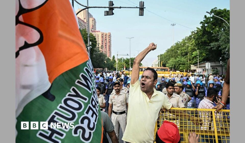 Rahul Gandhi leads opposition march to top court to demand election chief resign