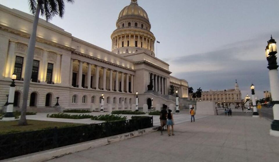 Rumores: Un tesoro en el Capitolio y un submarino en la bahía de La Habana