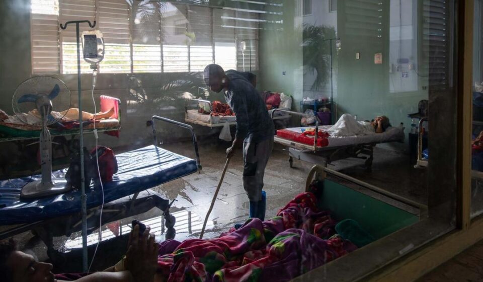 Salud: Crisis sanitaria mientras baja un 32,5% el número de médicos desde 2021