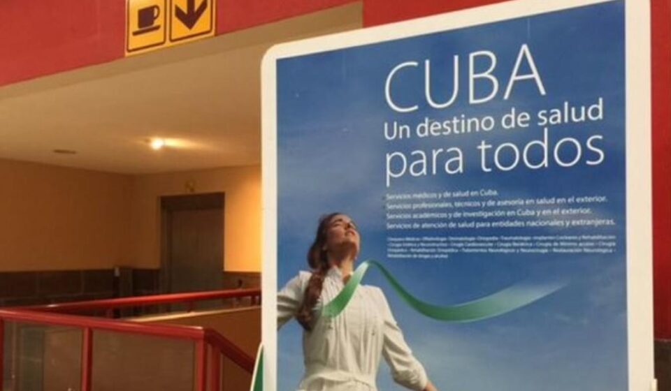 Salud privada: El Gobierno lo ve como un delito, la población como una solución