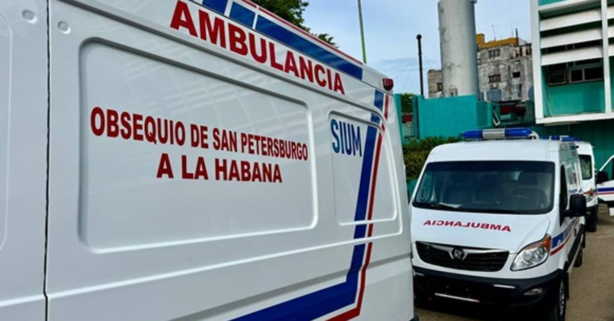 San Petersburgo: Cuba recibe tres ambulancias y un automóvil donados por Rusia