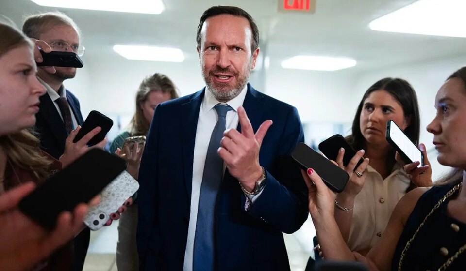 Sen Chris Murphy meets Saudi crown prince seeking end to Iran war, path to Palestinian state