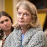 Senate Republican Lisa Murkwoski endorses Democrat for governor