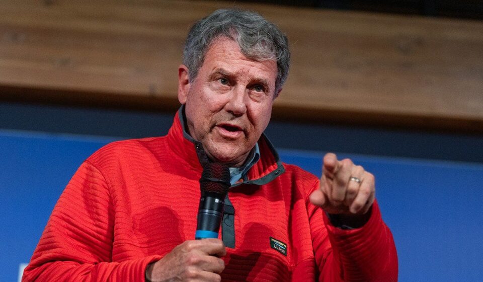 Sherrod Brown took $33,000 from Pelosi while opposing stock trades
