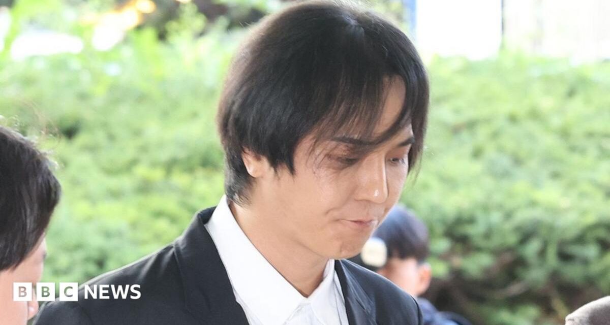 Song Min-ho: K-pop star convicted of violating military service law