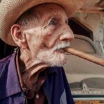 Tabaco: Puros de lujo para el mundo, tabaco “del malo” para los cubanos