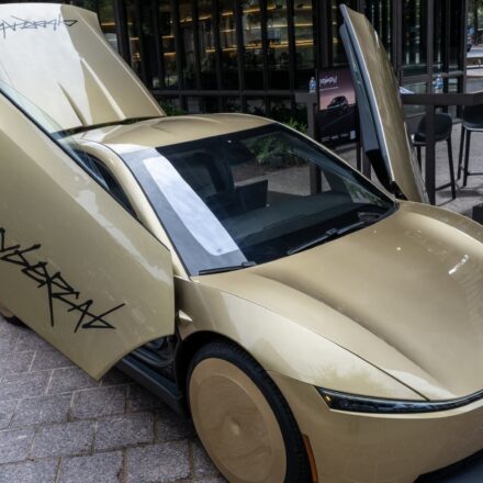 Tesla Cybercab pressure to expand after rocky first month in Austin