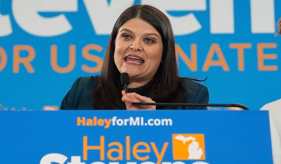 Top Dem gives awkward answer when asked if she's 'fully behind' El-Sayed