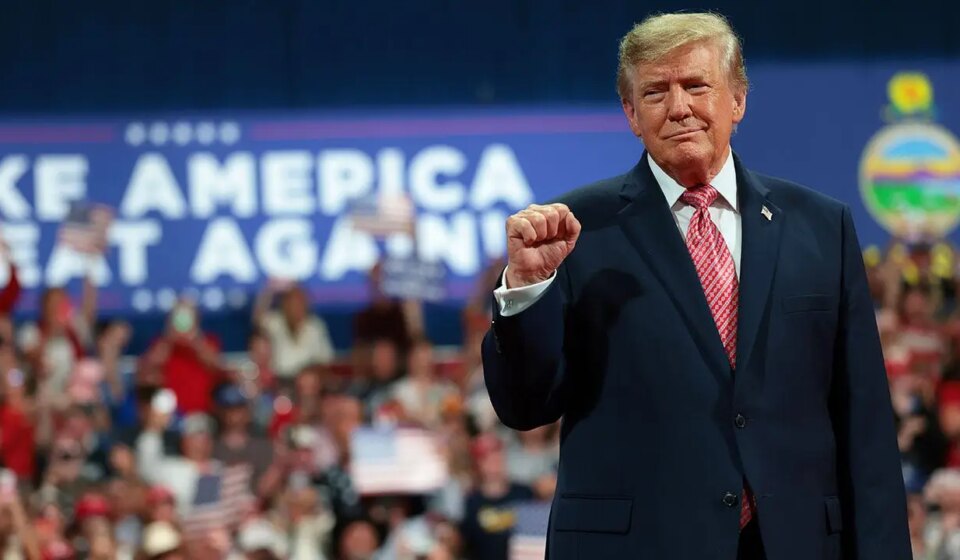 Trump supporters in Iowa voice concerns over economy before Election Day