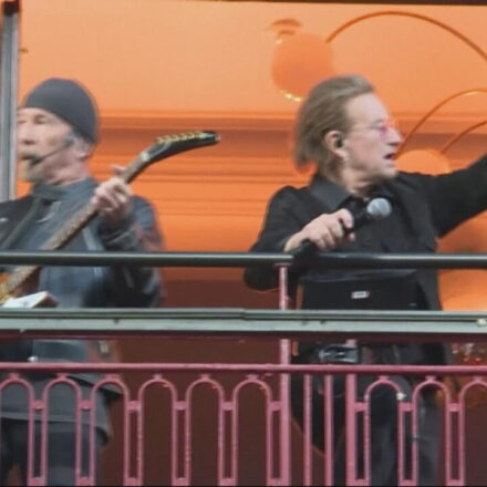 U2 celebrate 50 years in music with surprise gigs - arts24