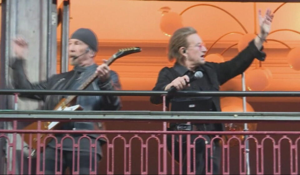 U2 celebrate 50 years in music with surprise gigs - arts24