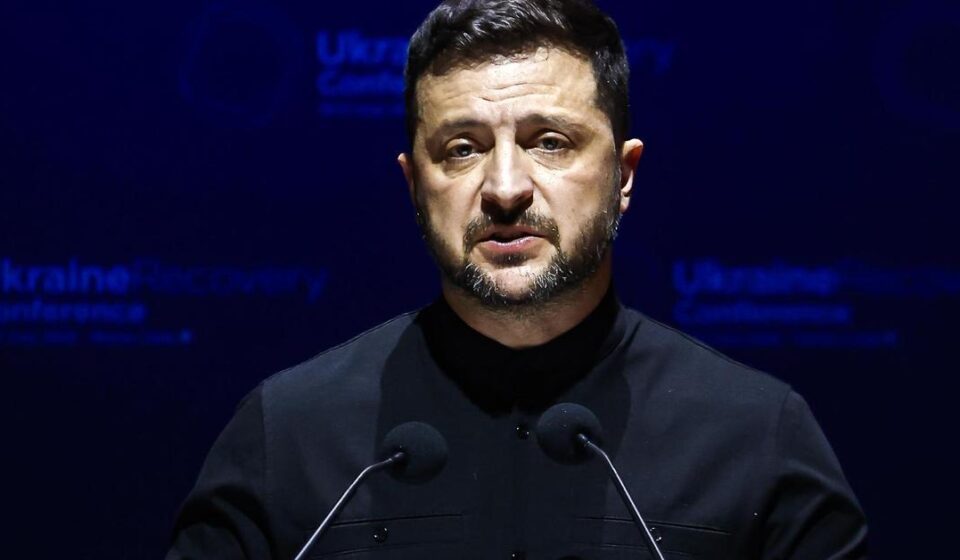 Ucrania: Los ucranianos cierran filas en torno a Zelenski