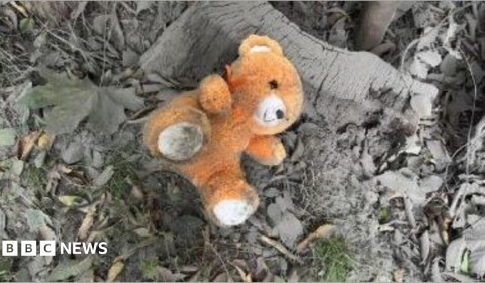 Ukraine war: Russian glide bomb attack on Zaporizhzhia kills at least 15 people