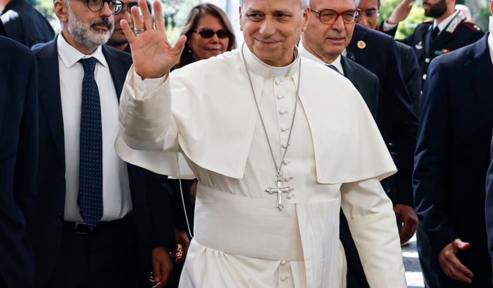 Vaticano: El papa pasa una noche tranquila tras ser operado de un tumor