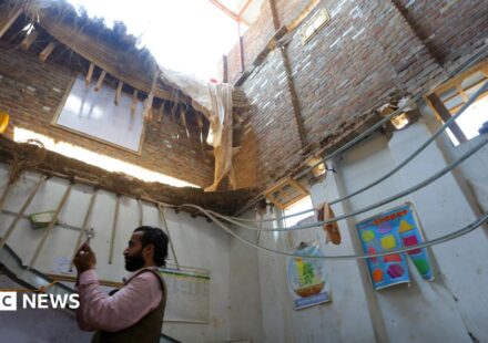 Watch: 'Cracking' heard before Pakistan school roof collapse