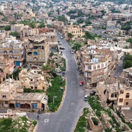 Yemen's government declares counter-offensive as Houthis cut vital route to besieged city