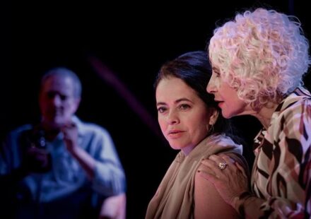 ‘Viejos tiempos’, de Harold Pinter, reúne a artistas cubanos en los escenarios de Miami